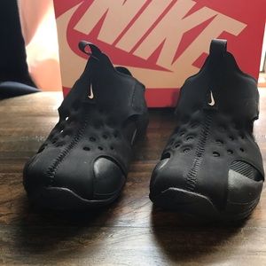 NIB Nike toddler sandals